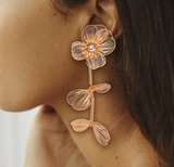 Aretes Flor Dorada  Ligera  1T6