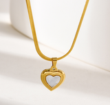 Collar Corazon Concha Blanca Acero Inox 3E6