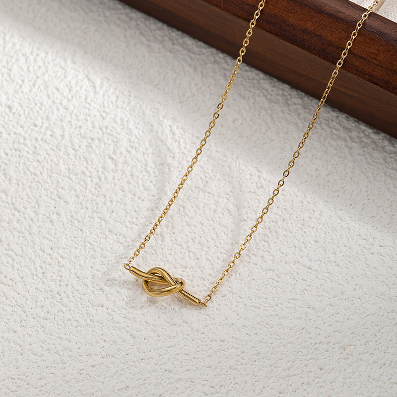 Collar Nudo Dorado Acero Inoxidable 1E4