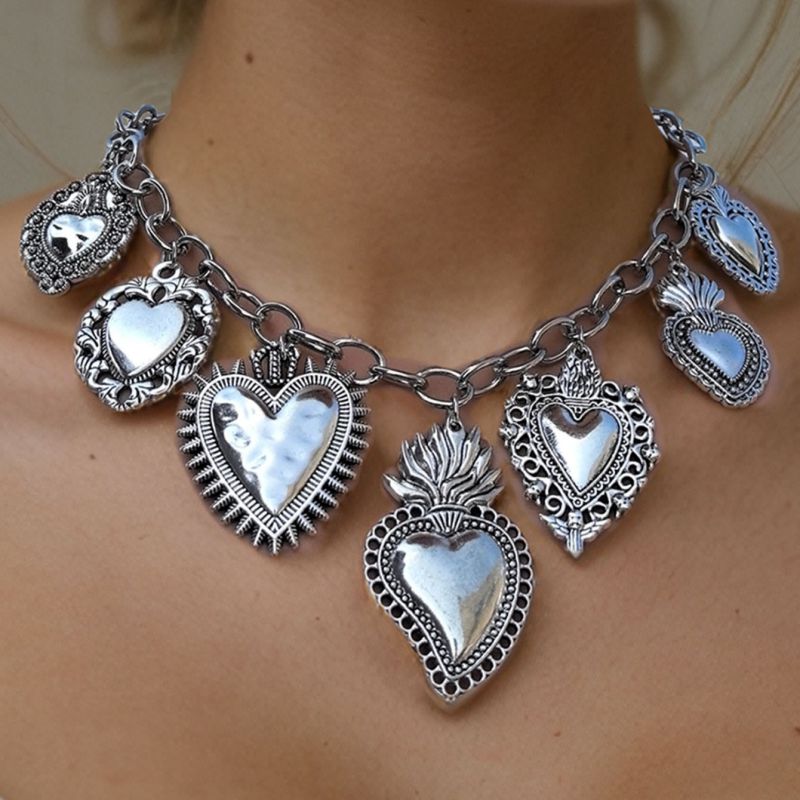Collar Plateado Gran Corazón R1