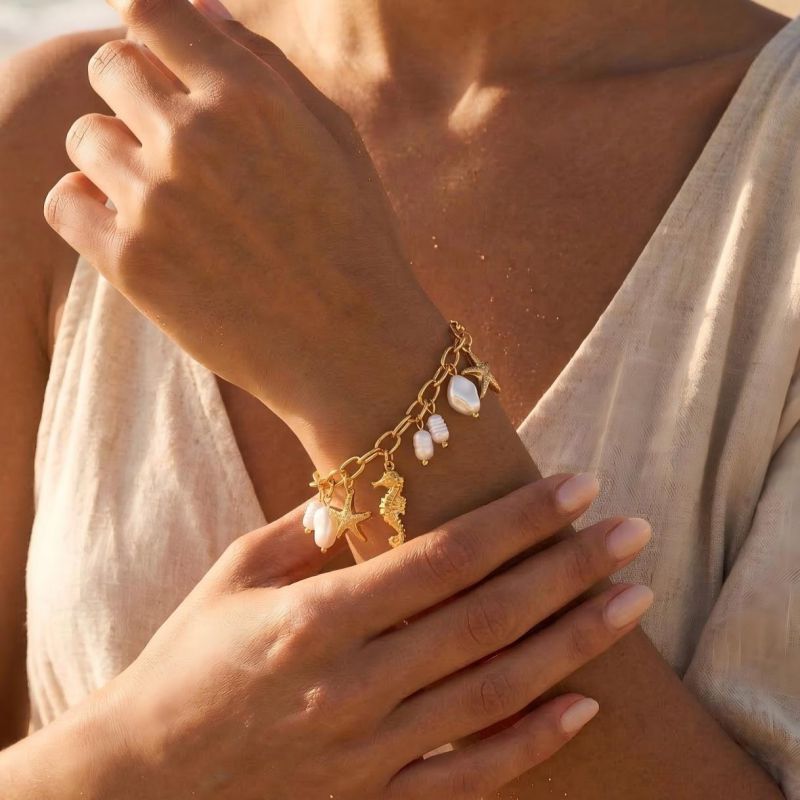 Pulsera Dorada Charms Verano  Acero Inoxidable 1B7