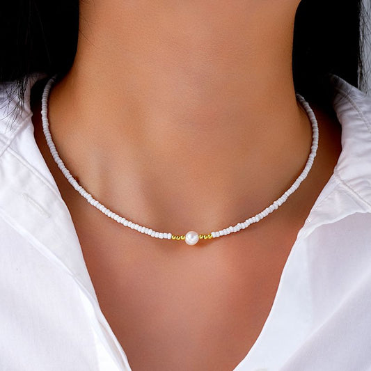 Collar Cuentas Blancas con Perla 1X6