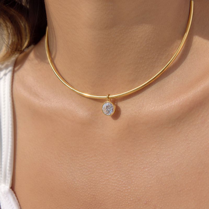 Collar Dorado Con Zirconia Ronda Acero inoxidable 2BB6