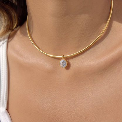 Collar Dorado Con Zirconia Ronda Acero inoxidable 2BB6