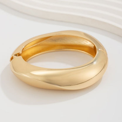 Pulsera Gruesa Dorada  4E9