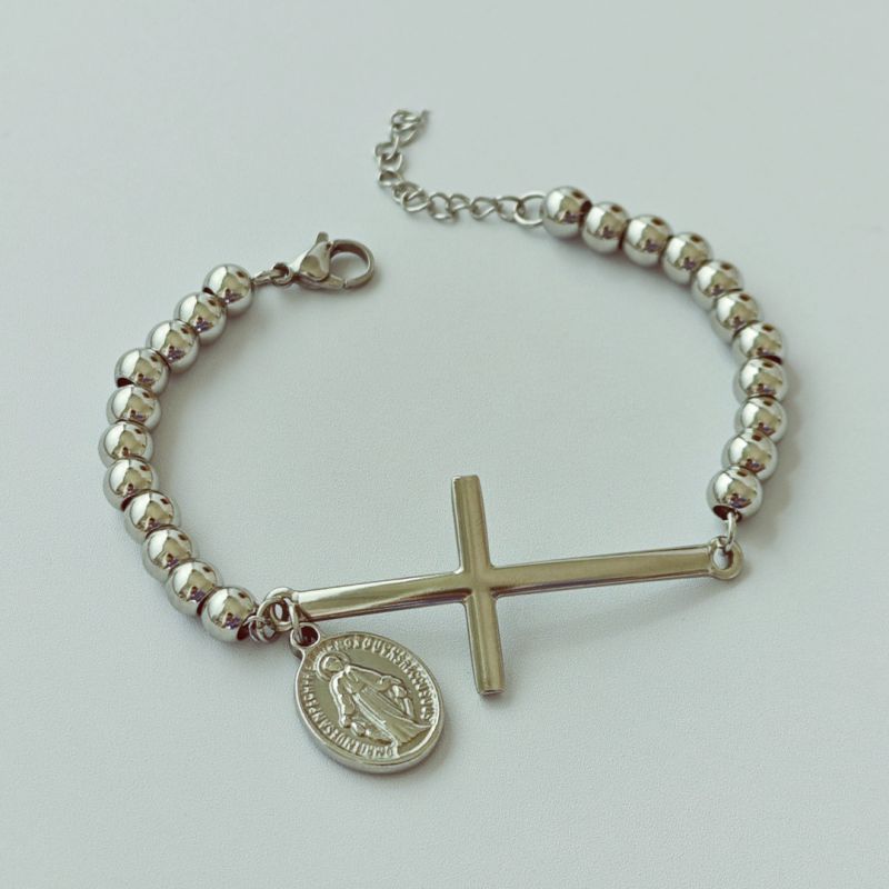 Pulsera Plateada Bolitas Cruz y Medalla 1M6