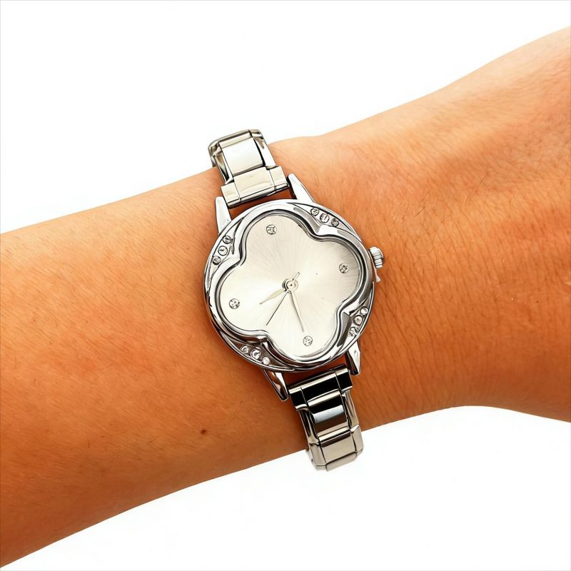 Reloj Plateado Zirconia Trebol  Acero Inoxidable Li4
