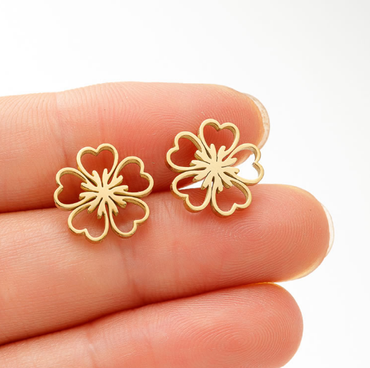 Aretes Mini Flor Dorada Acero Inoxidable  1J4