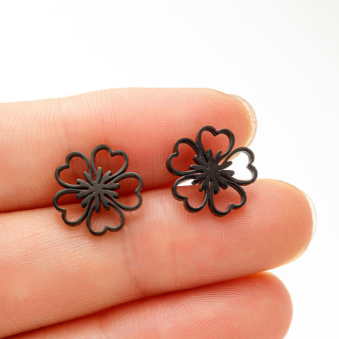 Aretes Mini Flor Negra Acero Inoxidable  1P4