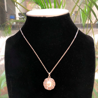Collar Perla Plateada Chapa de Oro 1C2