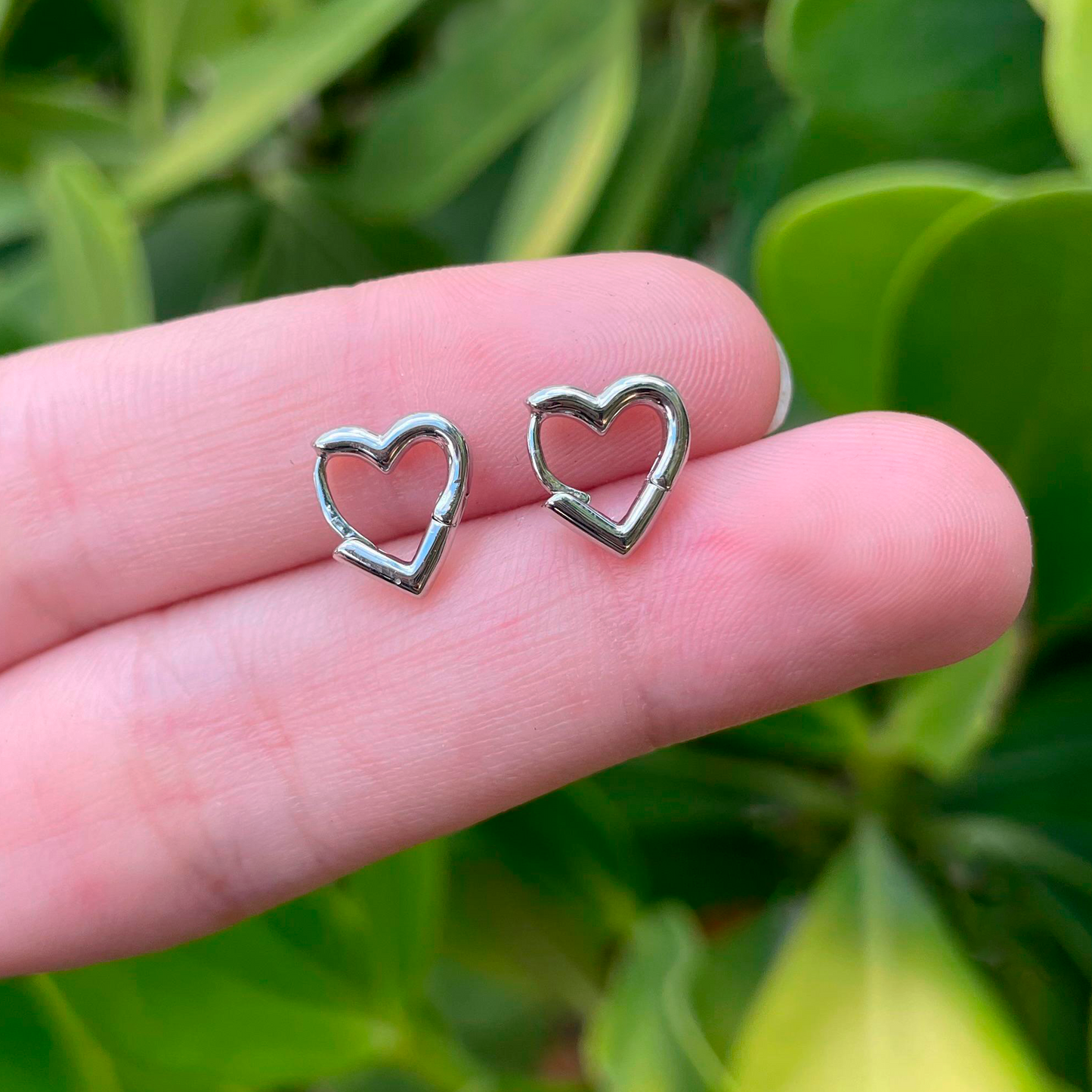 Aretes Arracada Corazón Mini Plateado Chapa de Oro Az342