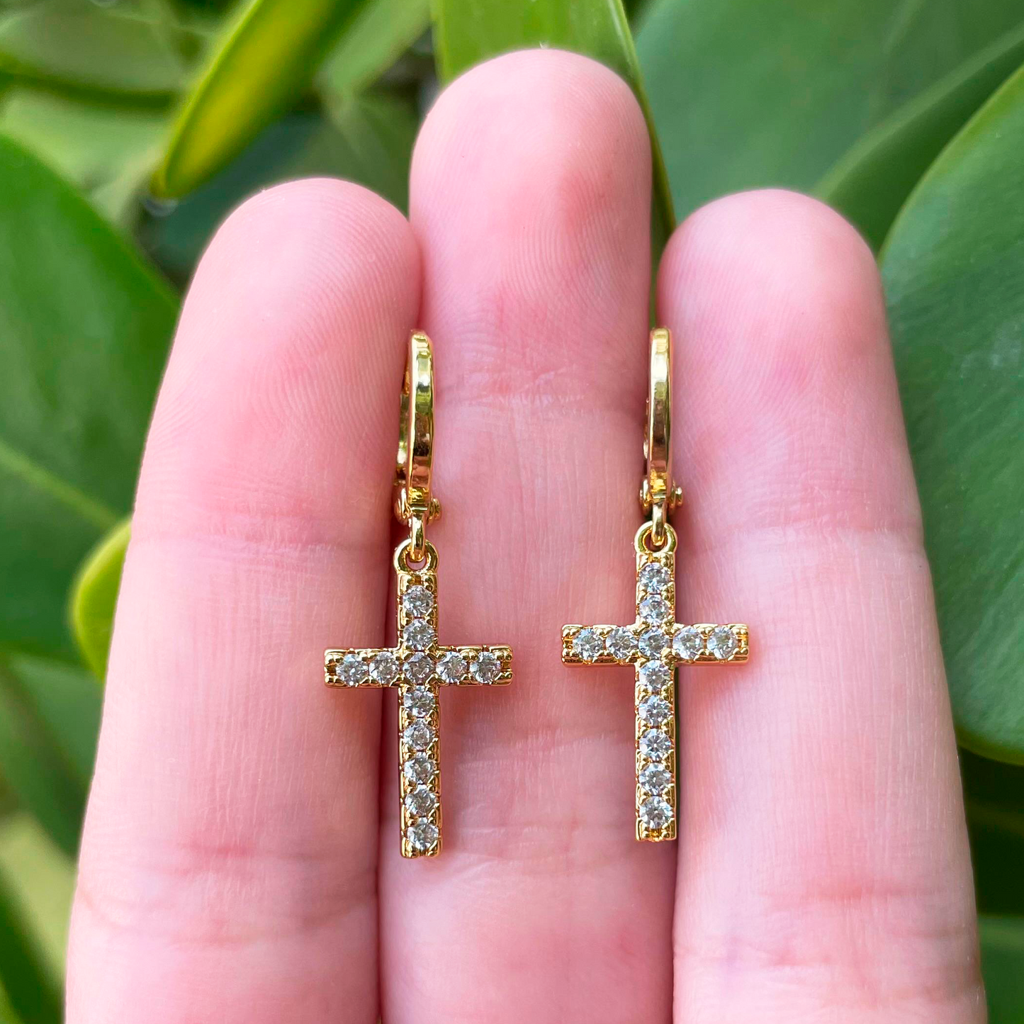 Aretes Arracada Cruz Dorada Chapa de Oro Az28