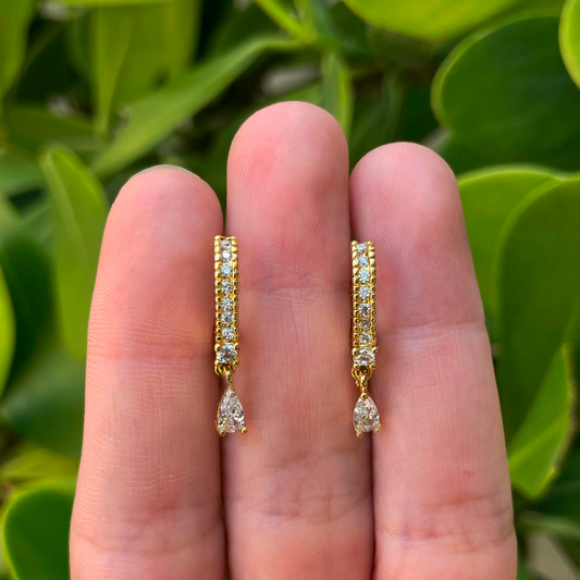 Aretes Arracada Dorada Zirconia Blanca Chapa de Oro R761