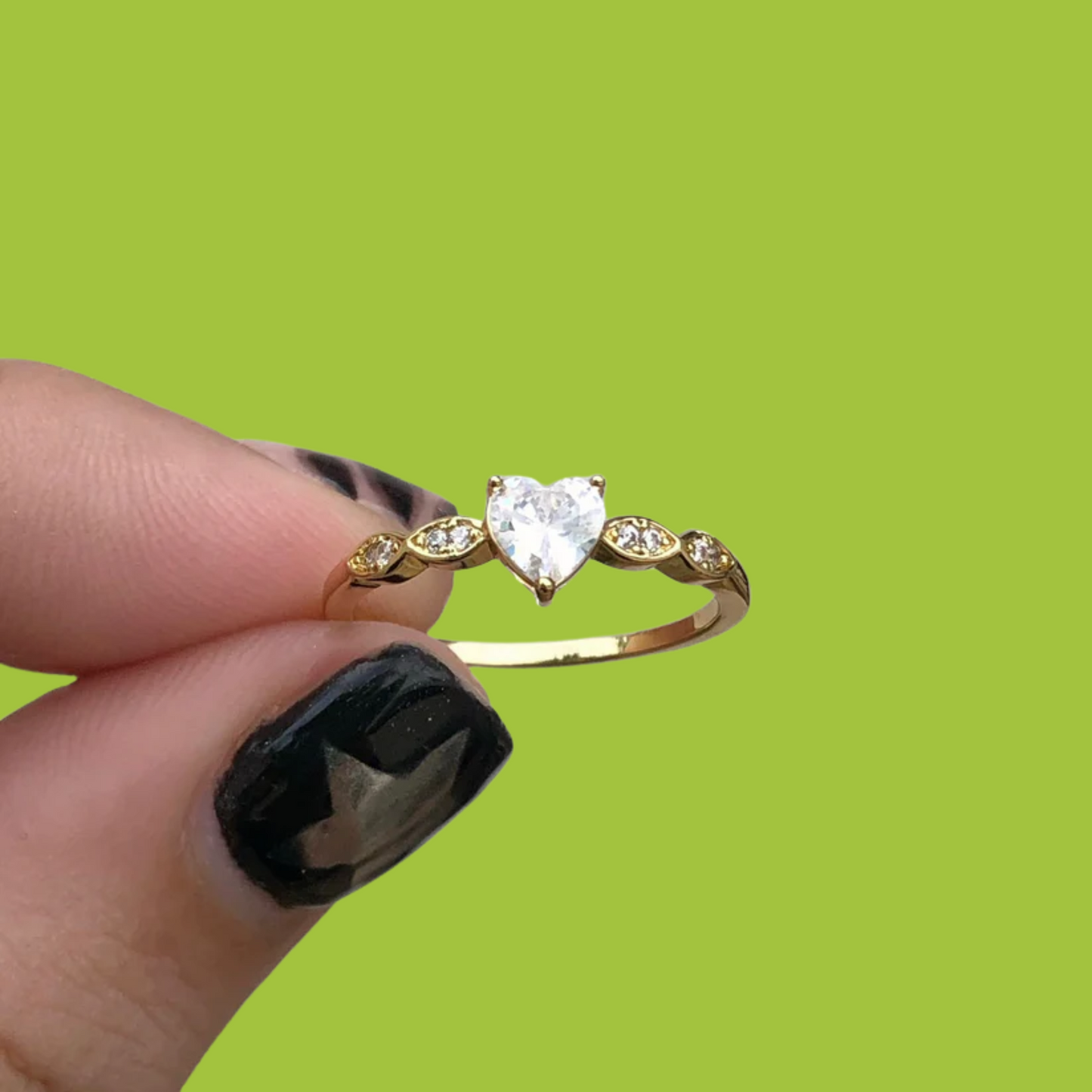 Anillo Zirconia Corazón Chapa de Oro