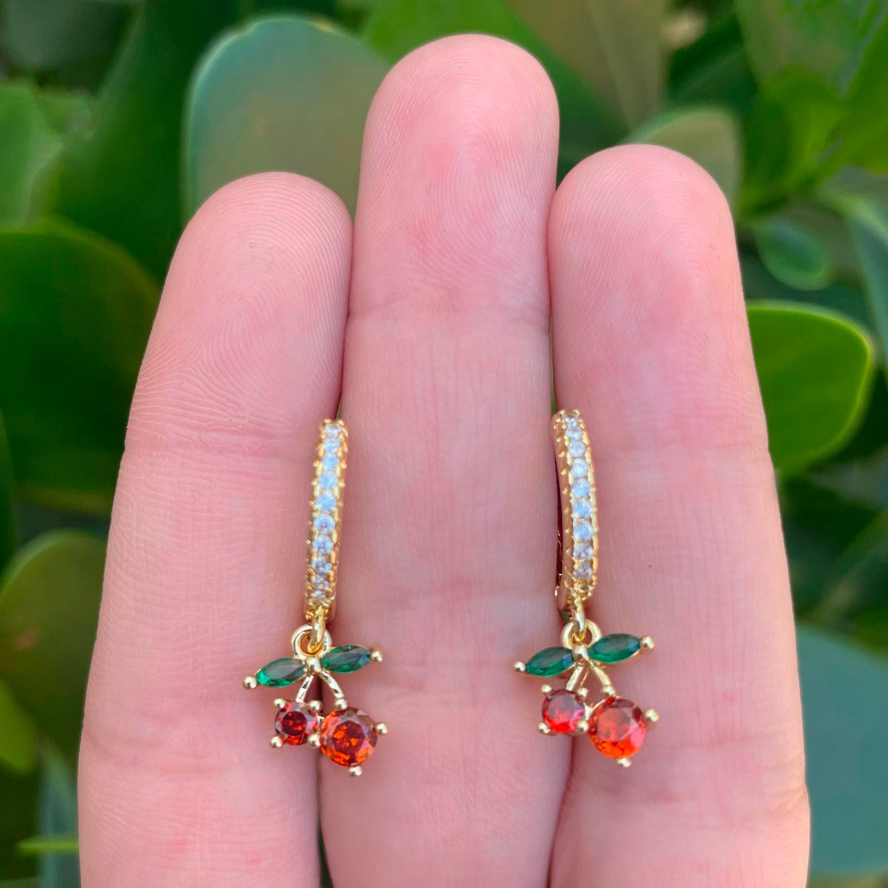 Aretes Cerezas Chapa de Oro 1R3