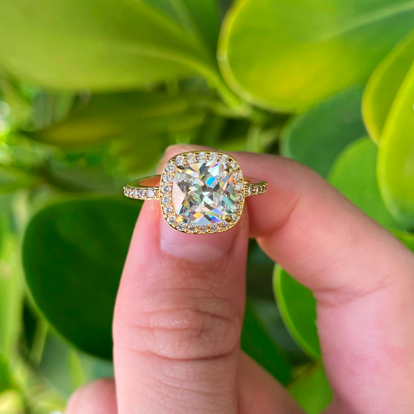 Anillo Dorado Zirconia Cuadro Blanco Chapa de Oro