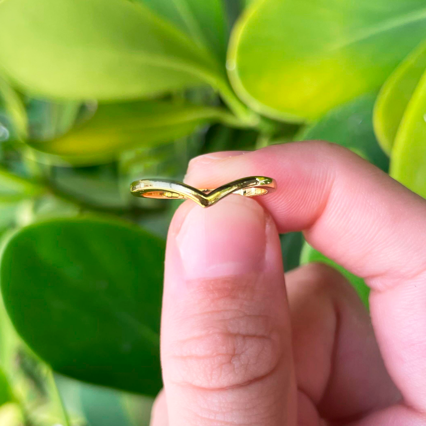Anillo Curveado Dorado Chapa de Oro