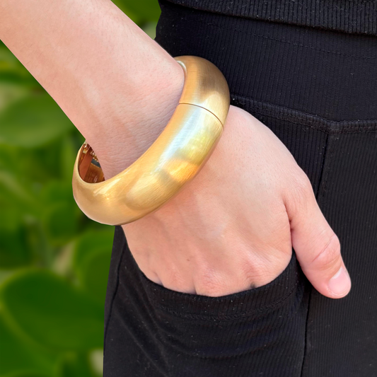Pulsera Gruesa Dorada Mate  4E13