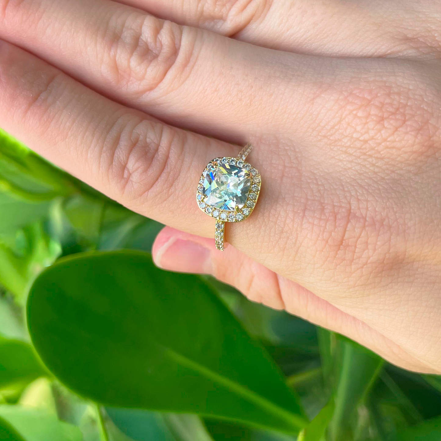Anillo Dorado Zirconia Cuadro Blanco Chapa de Oro