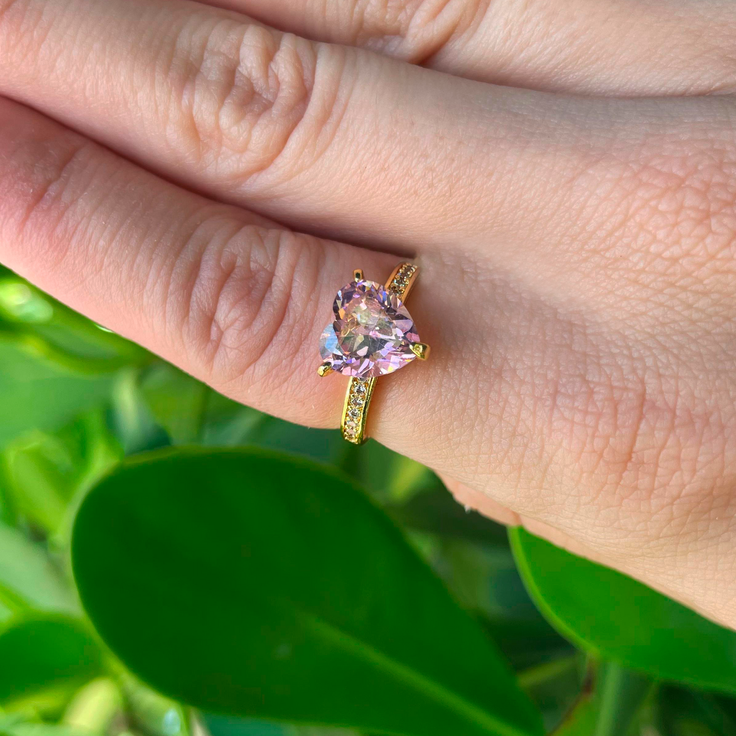 Anillo Dorado Corazón Rosa Chapa de Oro