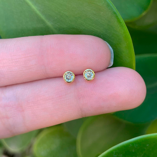 Aretes Zirconia Dorada Chapa de Oro C661