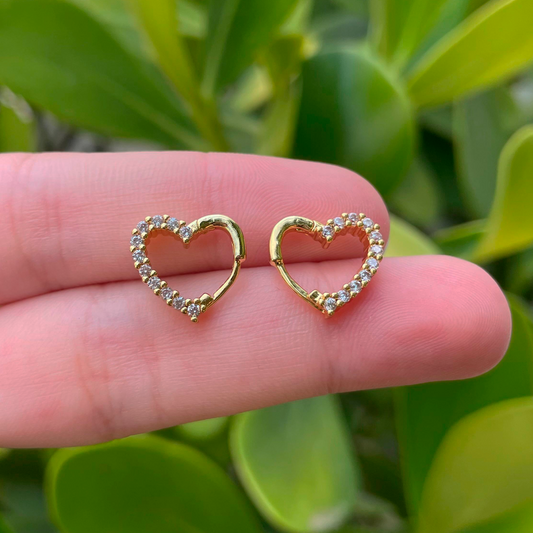 Aretes Corazón Zirconias Chapa de Oro Az415