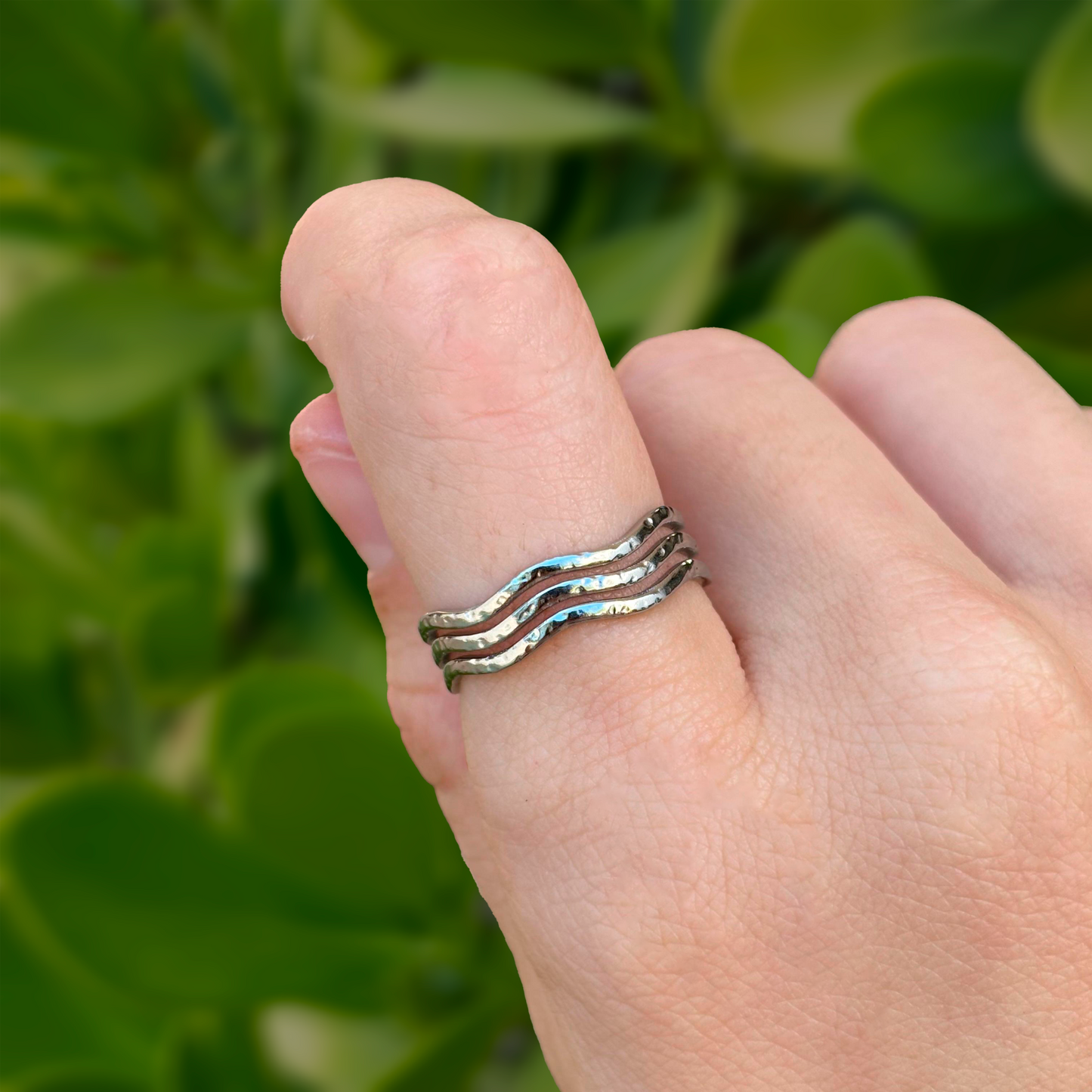 Anillo Plateado Ondas Acero Inoxidable 2A4
