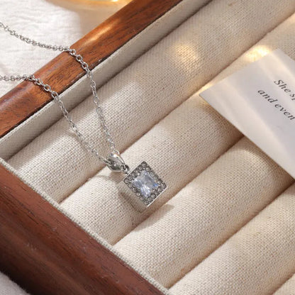 Collar Cubo Plateado Zirconia 4E13