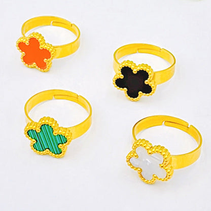 Anillo Dorado Trebol Blanco Acero de Titanio