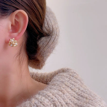 Aretes Dorados de Tres Florecitas con Perlitas 2T1