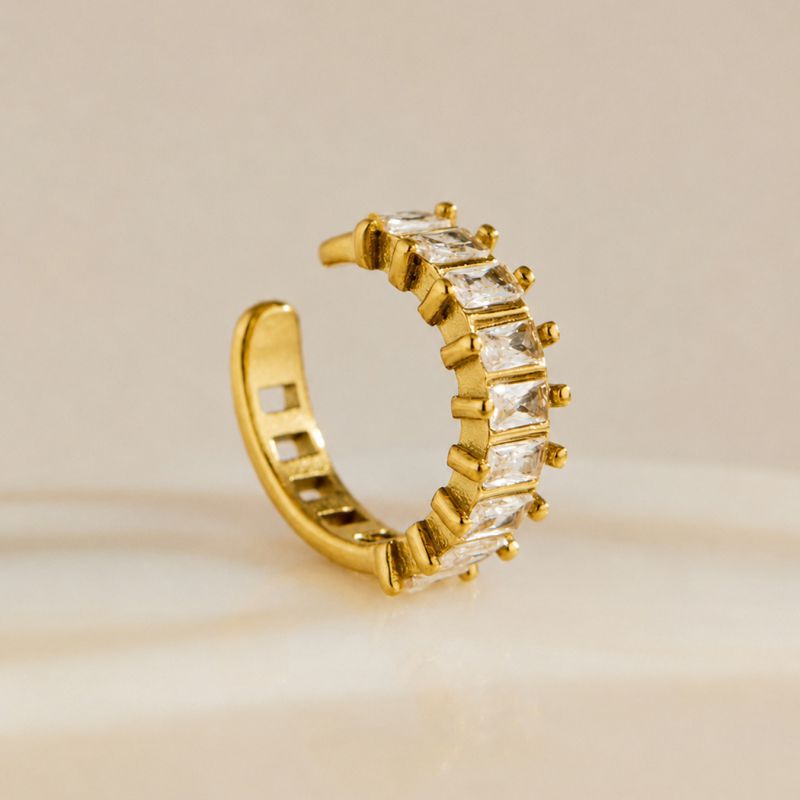 Ear Cuff Dorado Zirconias Acero Inoxidable (Una Pieza)