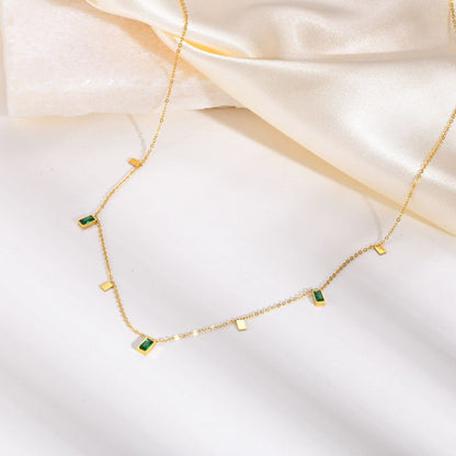 Collar Dorado Zirconias Verdes Acero de Titanio