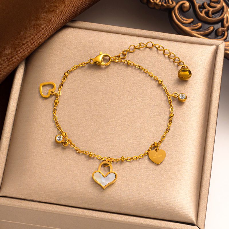 Pulsera Dorada Corazon Acero de Titanio