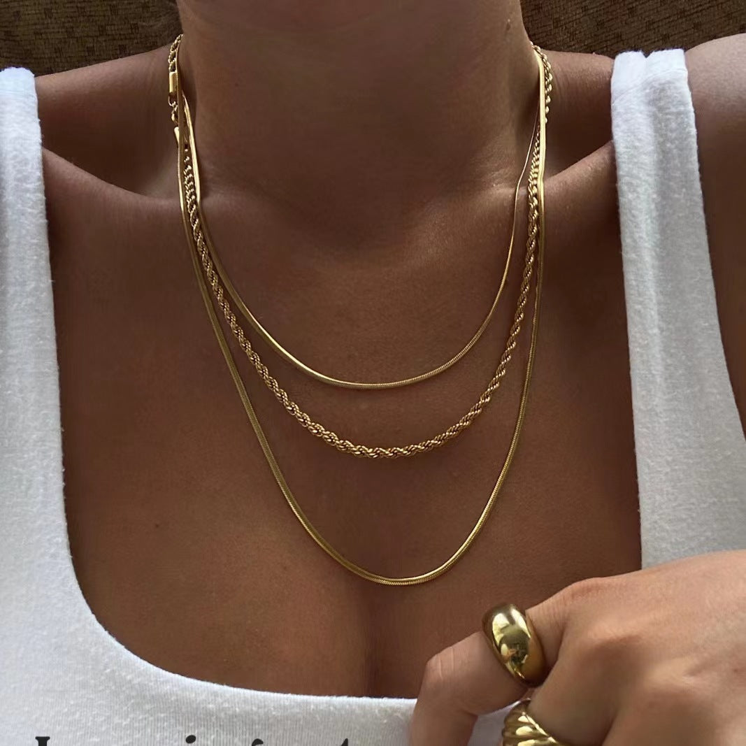 Collar Layer Dorado Acero Inoxidable  1J8