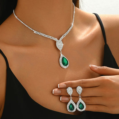 Collar y Aretes Pedrería Verde  1R8