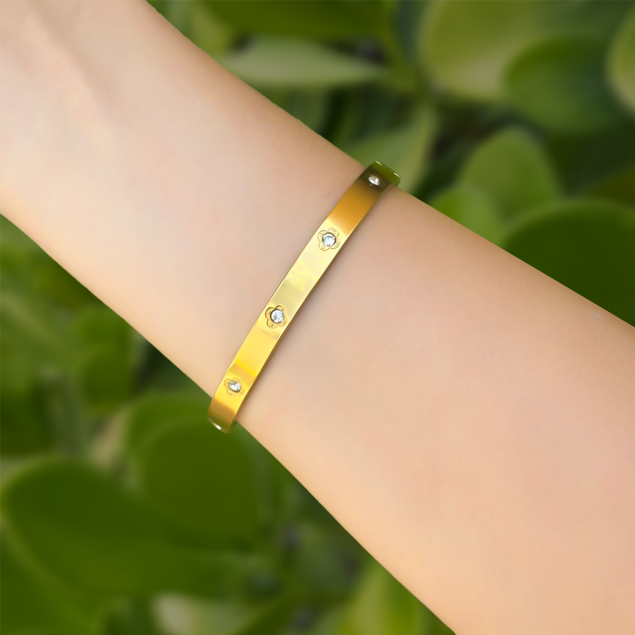 Pulsera Dorada Dura de Trébol con Zirconias Acero Inoxidable 2Z8