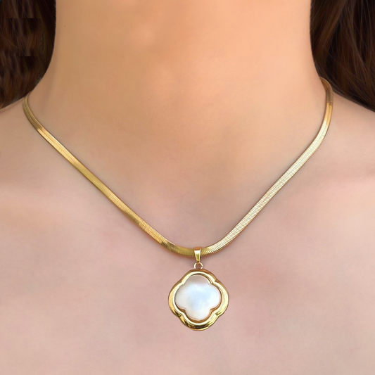 Collar Dorado Trébol Blanco Acero Inoxidable 1D5