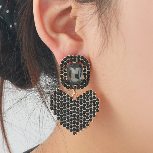 Aretes Corazón Cristales Negros 2D6