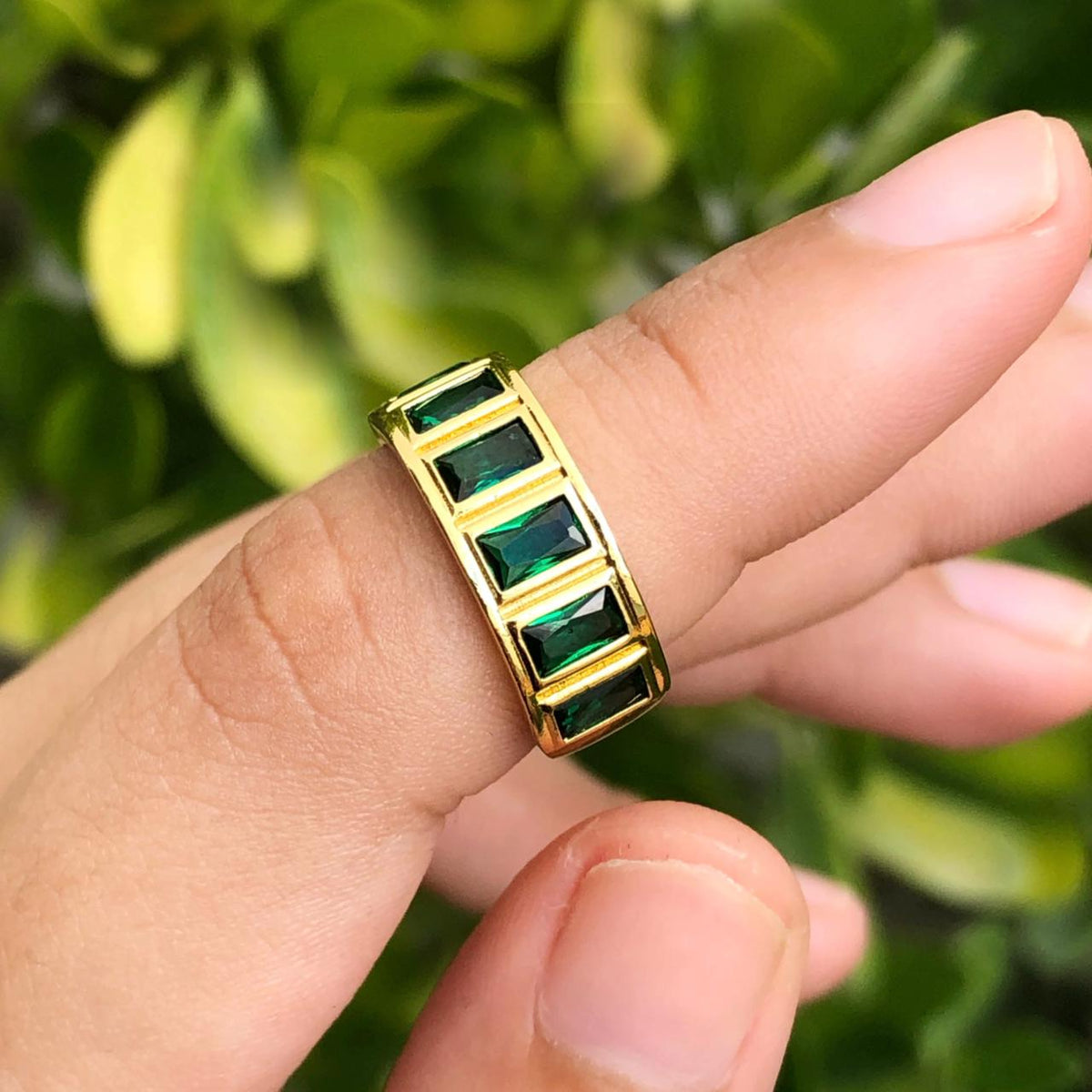 Anillo Cristal Color Esmeralda Ajustable Chapa de Oro