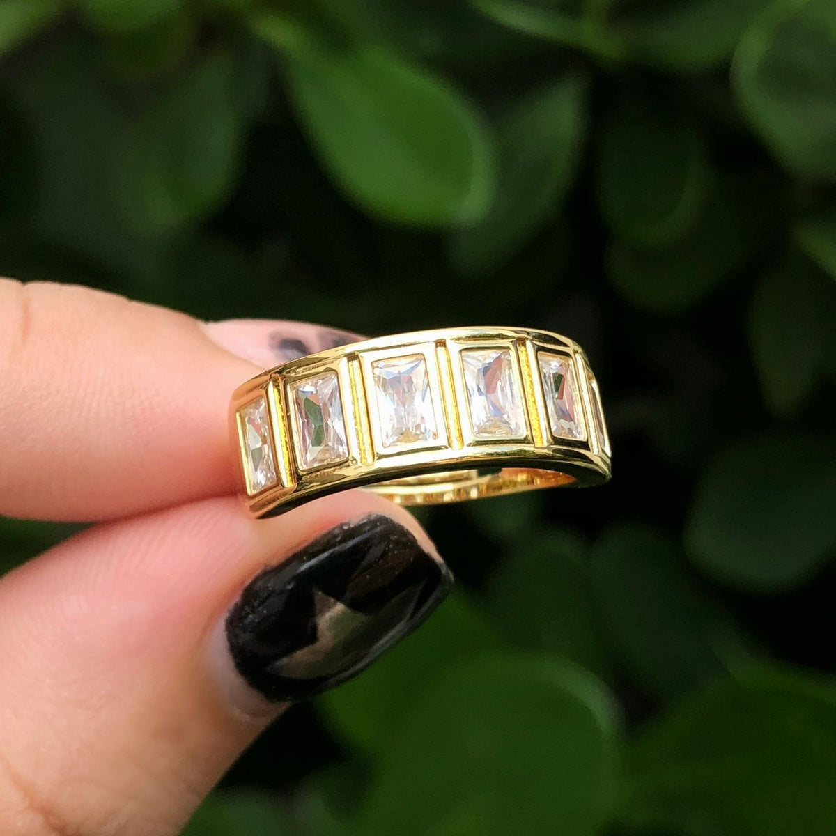 Anillo Dorado Zirconias Blancas Unitalla Chapa de Oro