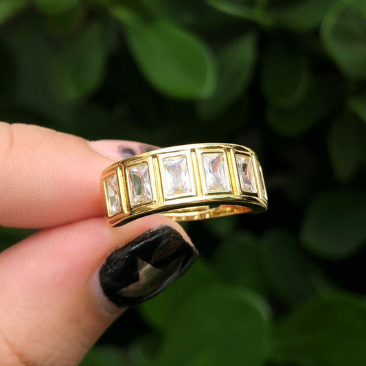 Anillo Dorado Zirconias Blancas Unitalla Chapa de Oro