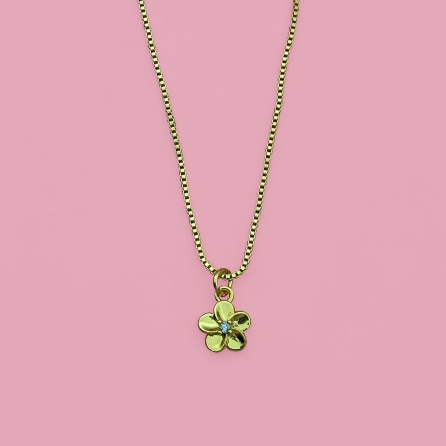 Collar Flor Chapa de Oro AZ34