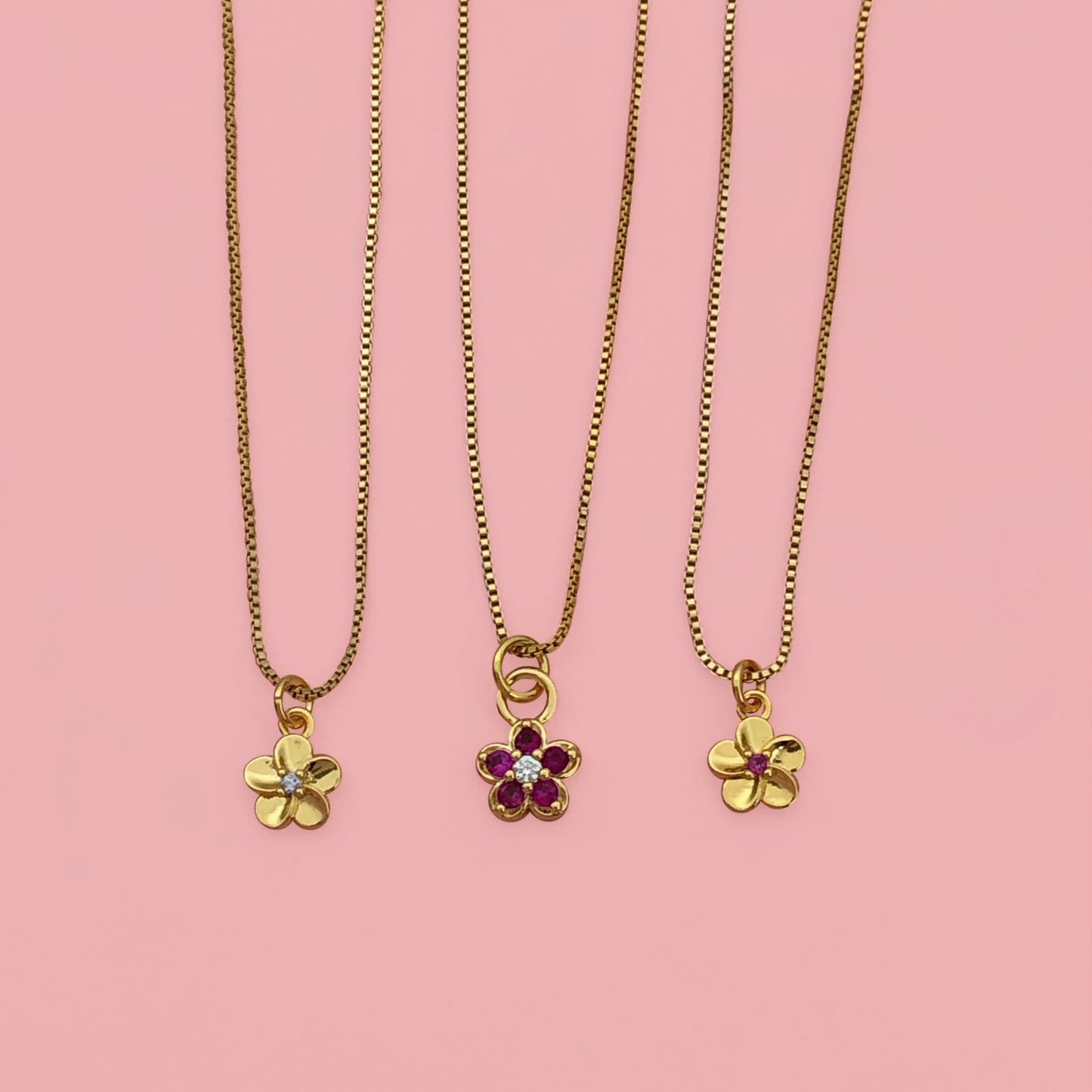Collar Flor Chapa de Oro AZ34