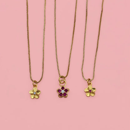 Collar Flor Chapa de Oro AZ34