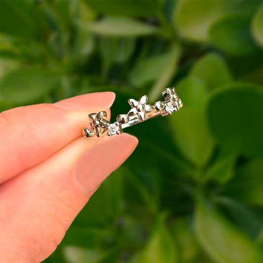 Anillo Plateado Florecitas y Zirconias Ajustable Chapa de Oro Az23