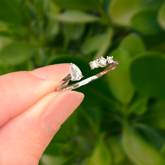 Anillo Plateado Zirconias Encontradas Ajustable Chapa de Oro Az159