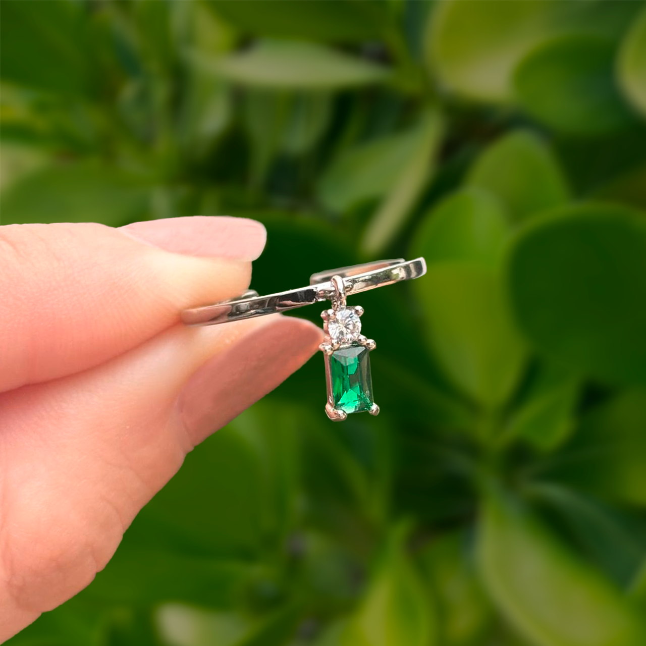 Anillo Plateado con Zirconia Verde Ajustable Chapa de Oro C639