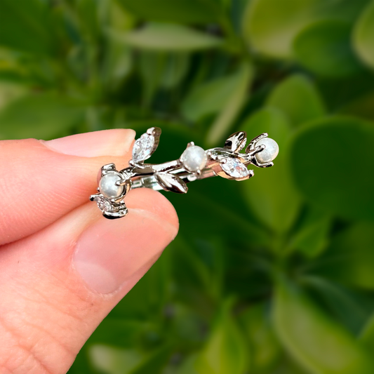 Anillo Plateado Hojas con Zirconias y Perlas Ajustable Chapa de Oro Az58