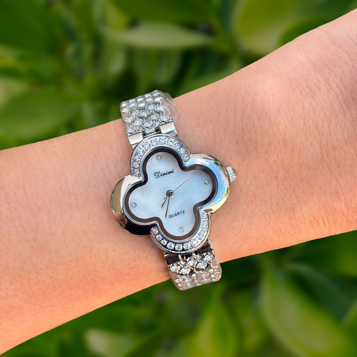 Reloj Plateado Zirconias Elegante Trébol Black Classic  Li7