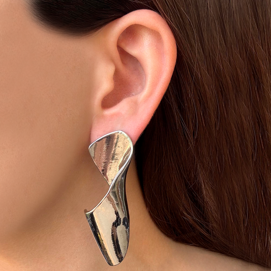 Aretes Plateados Doblado Irregular 1W6